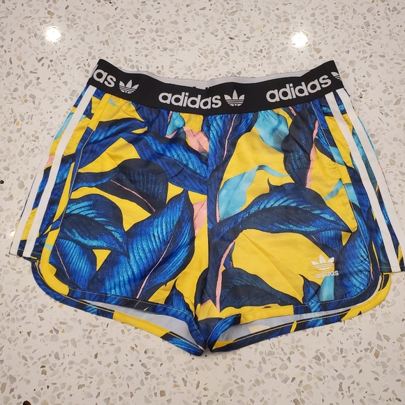 Adidas short - Picture 2 of 2